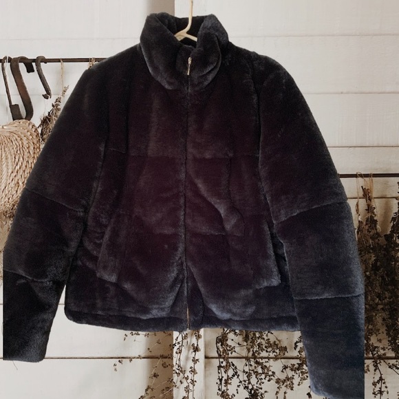 ZARA BLACK FAUX FUR CROP JACKET SIZE SMALL - Picture 3 of 8